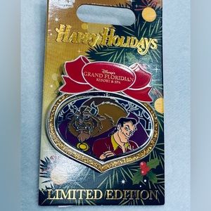 2022 Disney Grand Floridian Holiday Christmas 2-Sided Spinner Pin LE